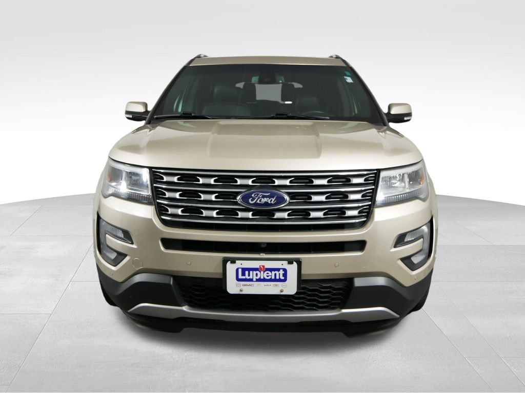 Used 2017 Ford Explorer Limited w/ Equipment Group 301A AWD/4WD image 3
