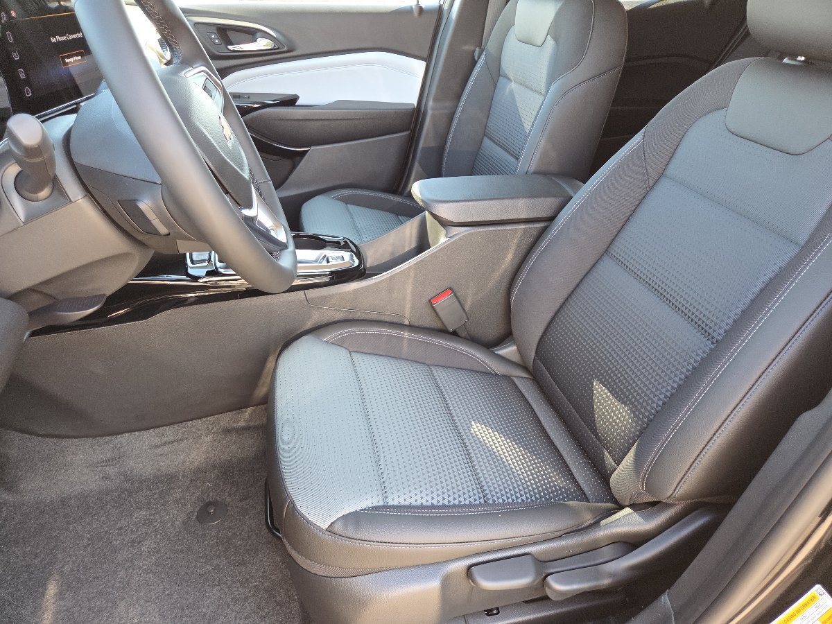 New 2026 Chevrolet Trax LT w/ Driver Confidence Package FWD image 25