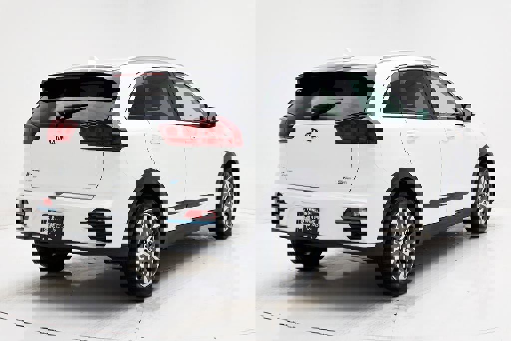 Used 2021 Kia Niro EX w/ Cold Weather Package image 9