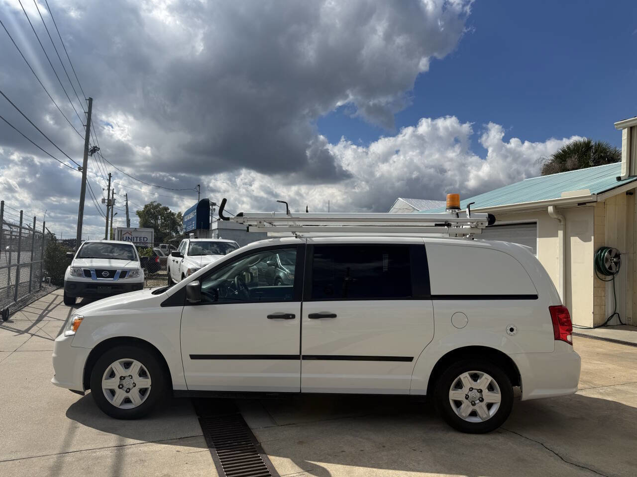 Used 2013 RAM C/V Tradesman image 2