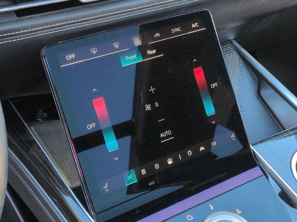 Certified 2025 Cadillac Escalade ESV Premium Luxury image 13