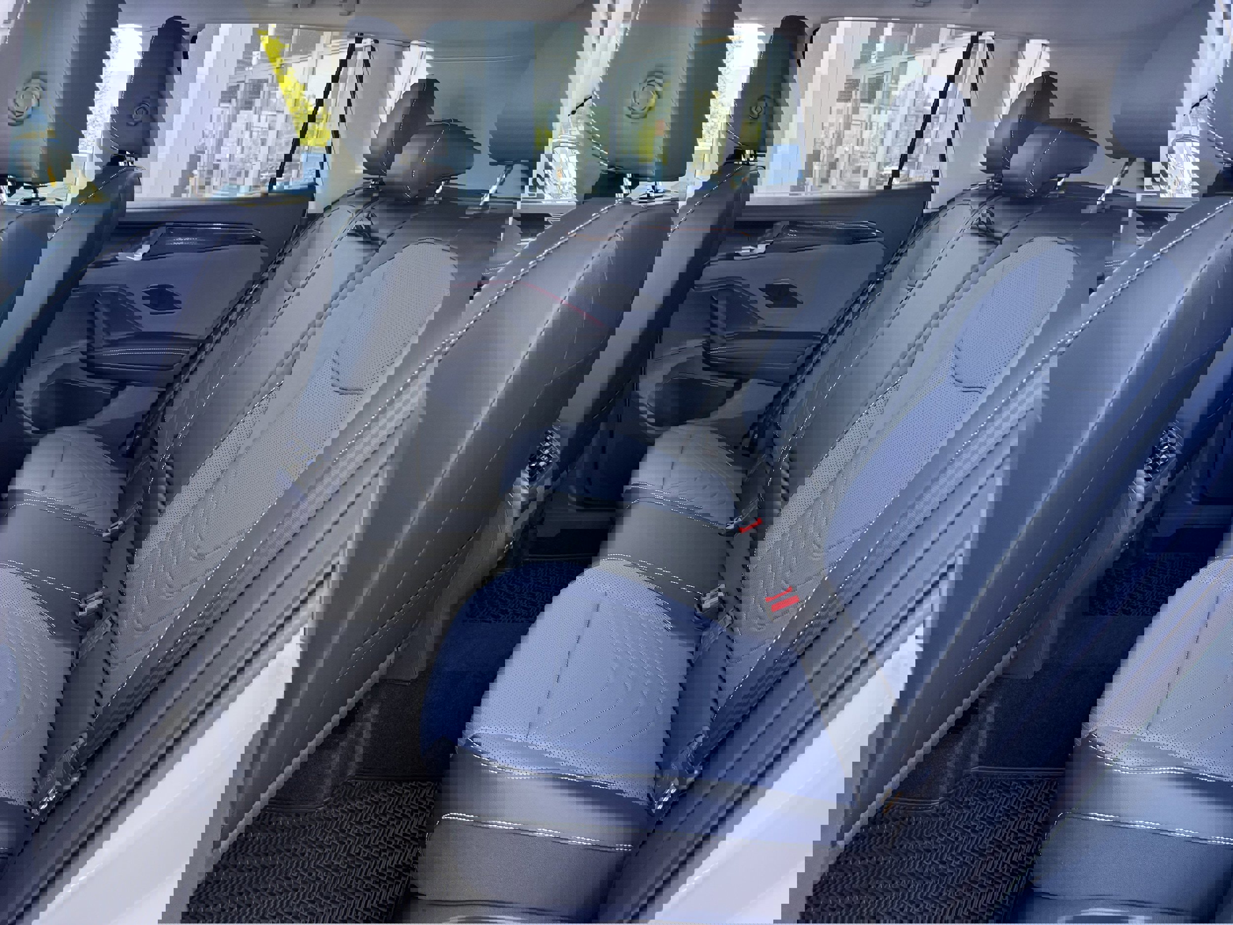 New 2025 Volkswagen Tiguan SE image 24