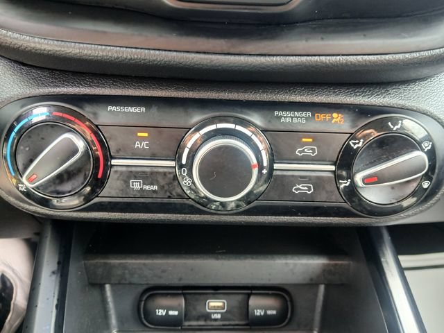 Certified 2025 Kia Soul LX w/ LX Technology Package FWD image 23