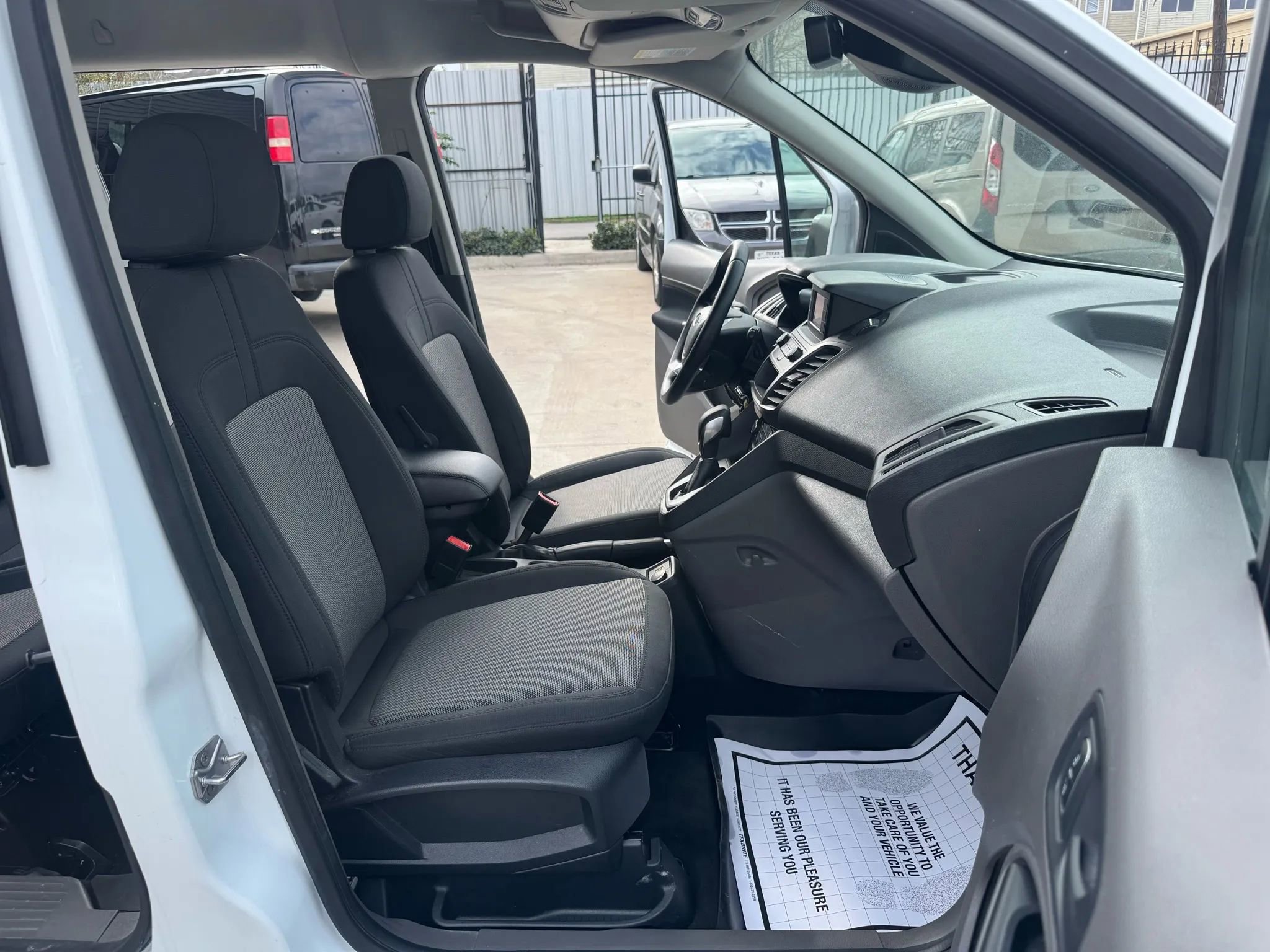 Used 2020 Ford Transit Connect XL image 40