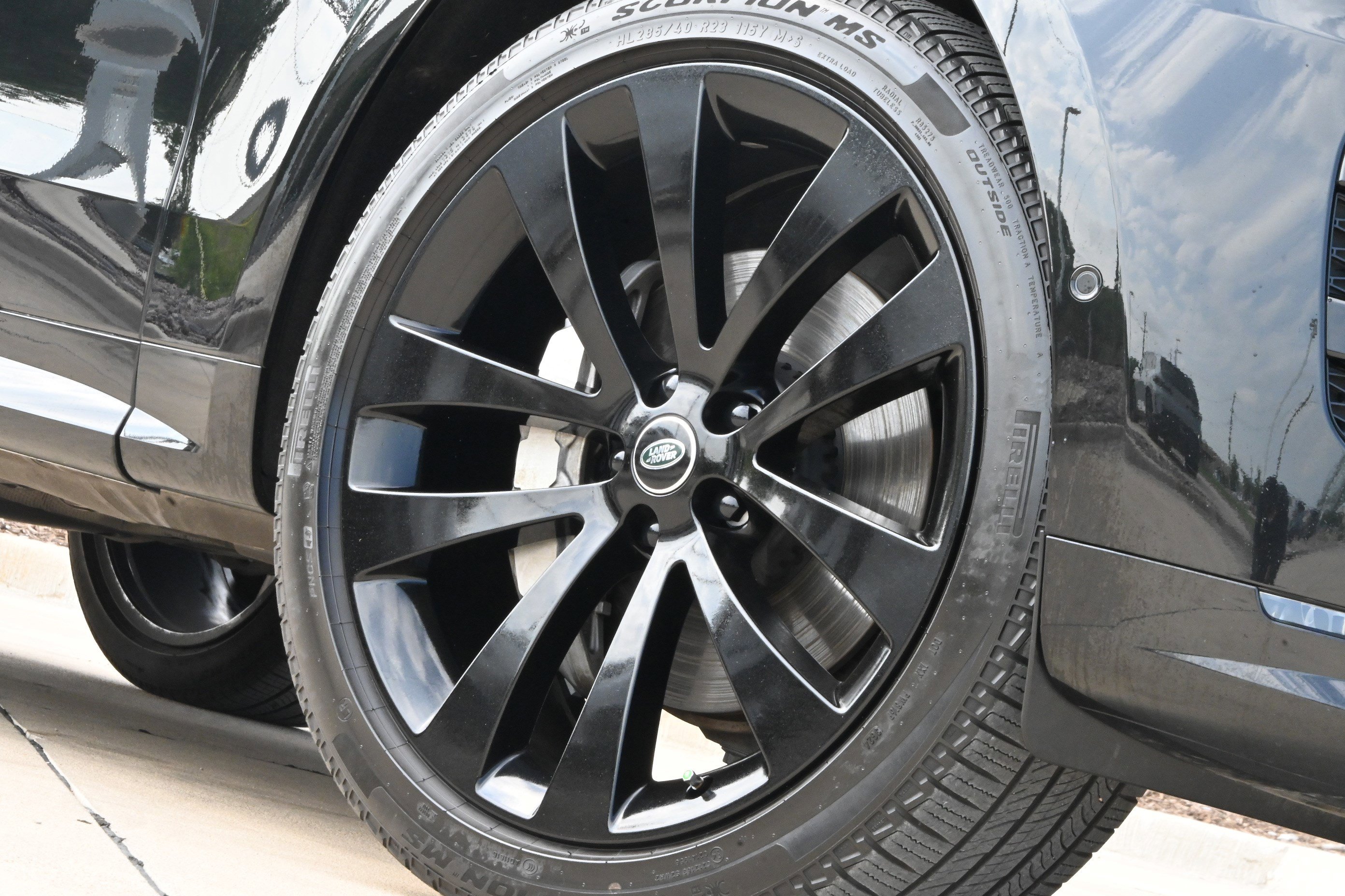 Used 2025 Land Rover Range Rover Sport Dynamic SE AWD/4WD image 11