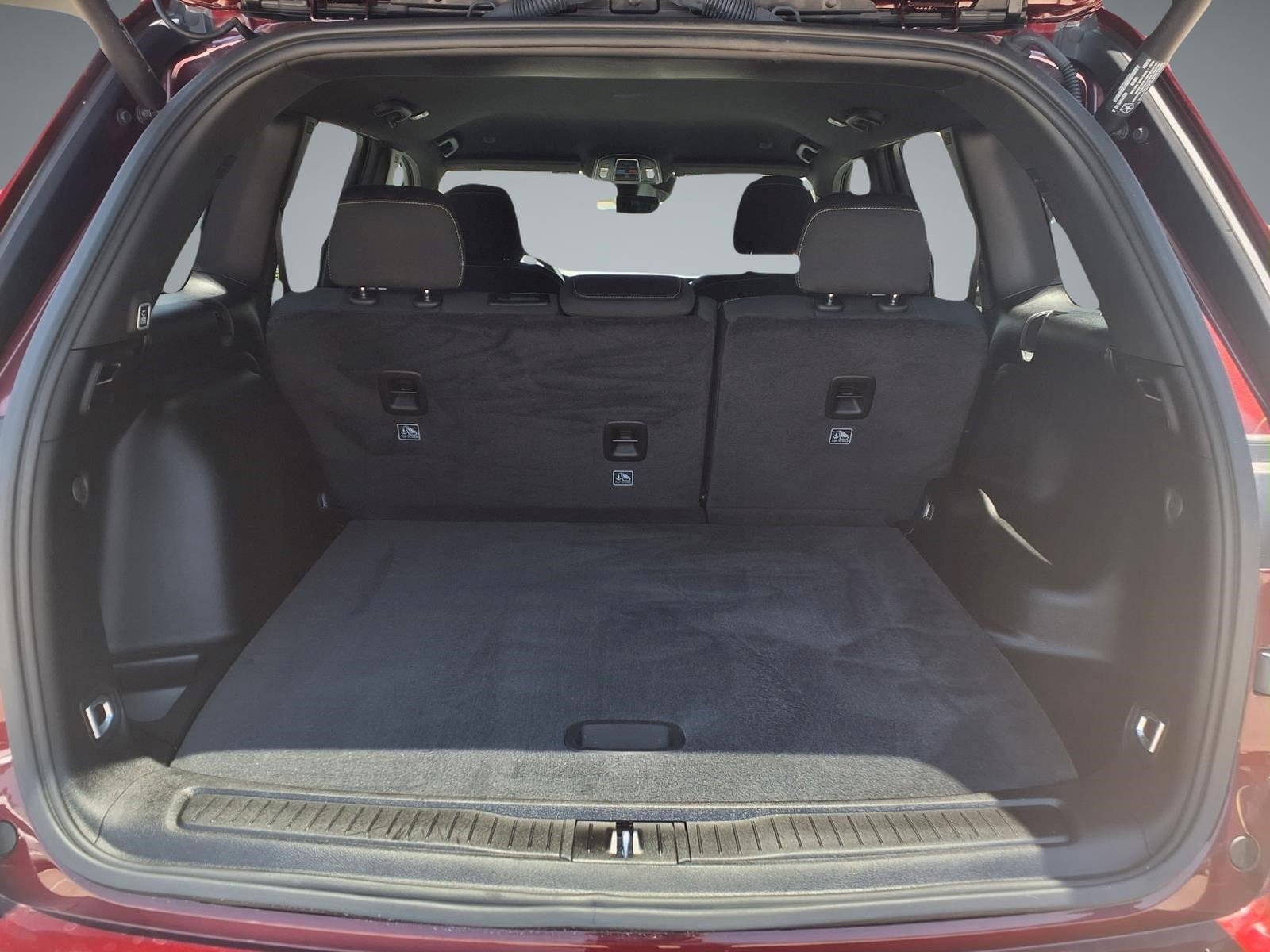 Used 2025 Jeep Grand Cherokee Laredo w/ Luxury Tech Group I RWD image 14