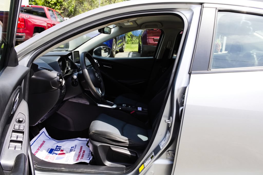 Used 2016 Scion iA FWD image 12