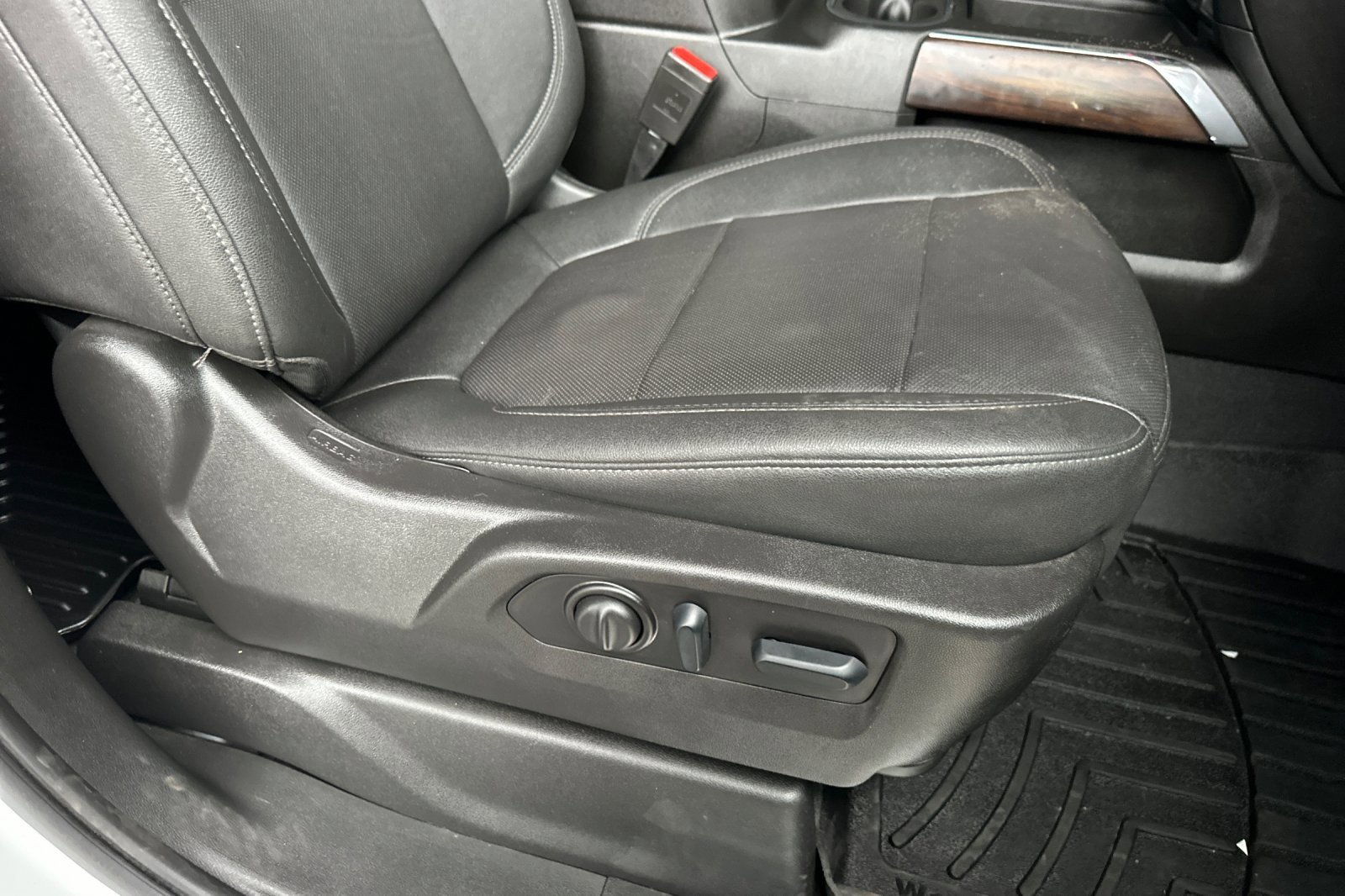 Used 2023 GMC Sierra 2500 SLT w/ SLT Convenience Package image 22