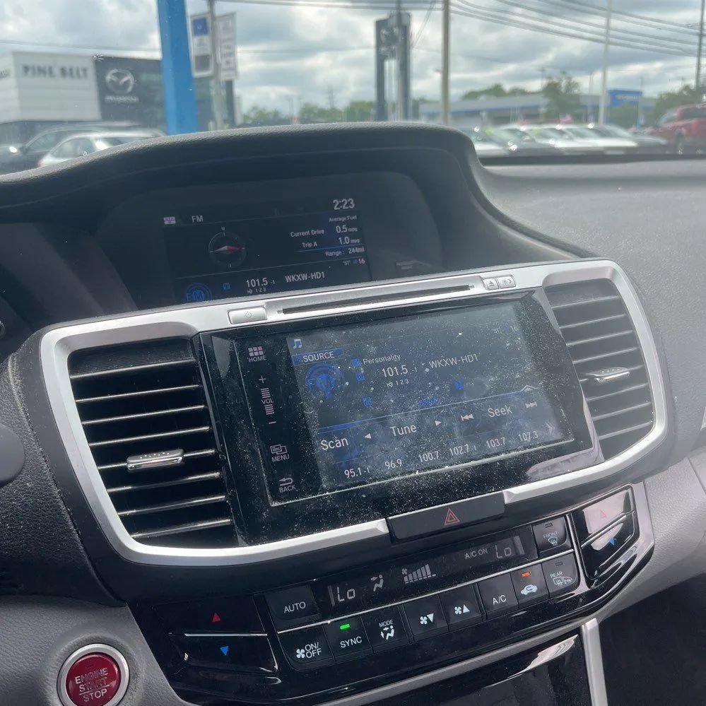 Used 2017 Honda Accord EX-L image 26
