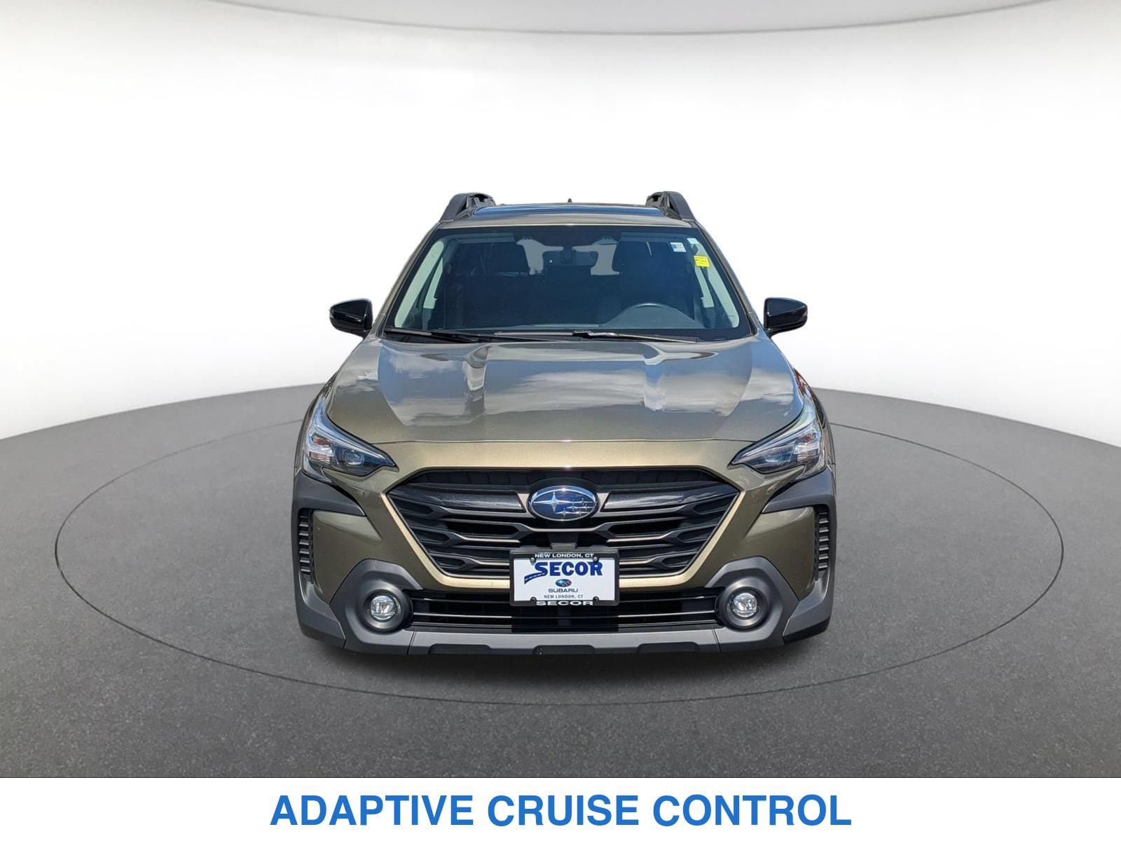 Used 2023 Subaru Outback Onyx Edition AWD/4WD image 2