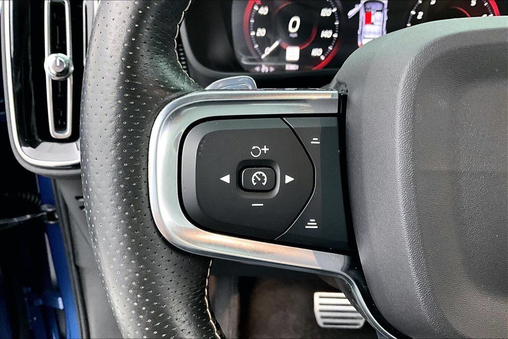 Used 2020 Volvo XC40 T5 R-Design AWD/4WD image 24
