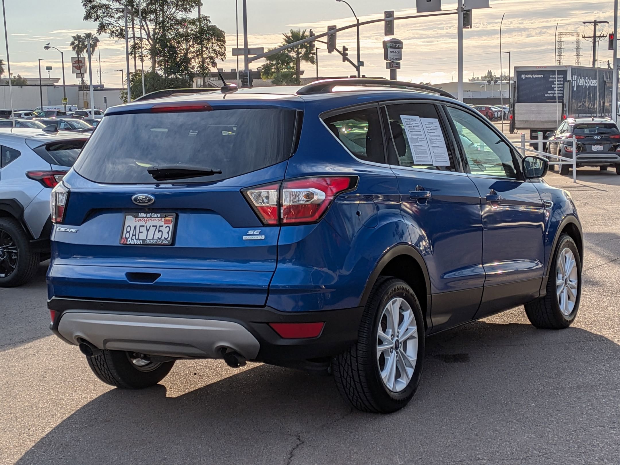 Used 2017 Ford Escape SE w/ Equipment Group 201A image 4