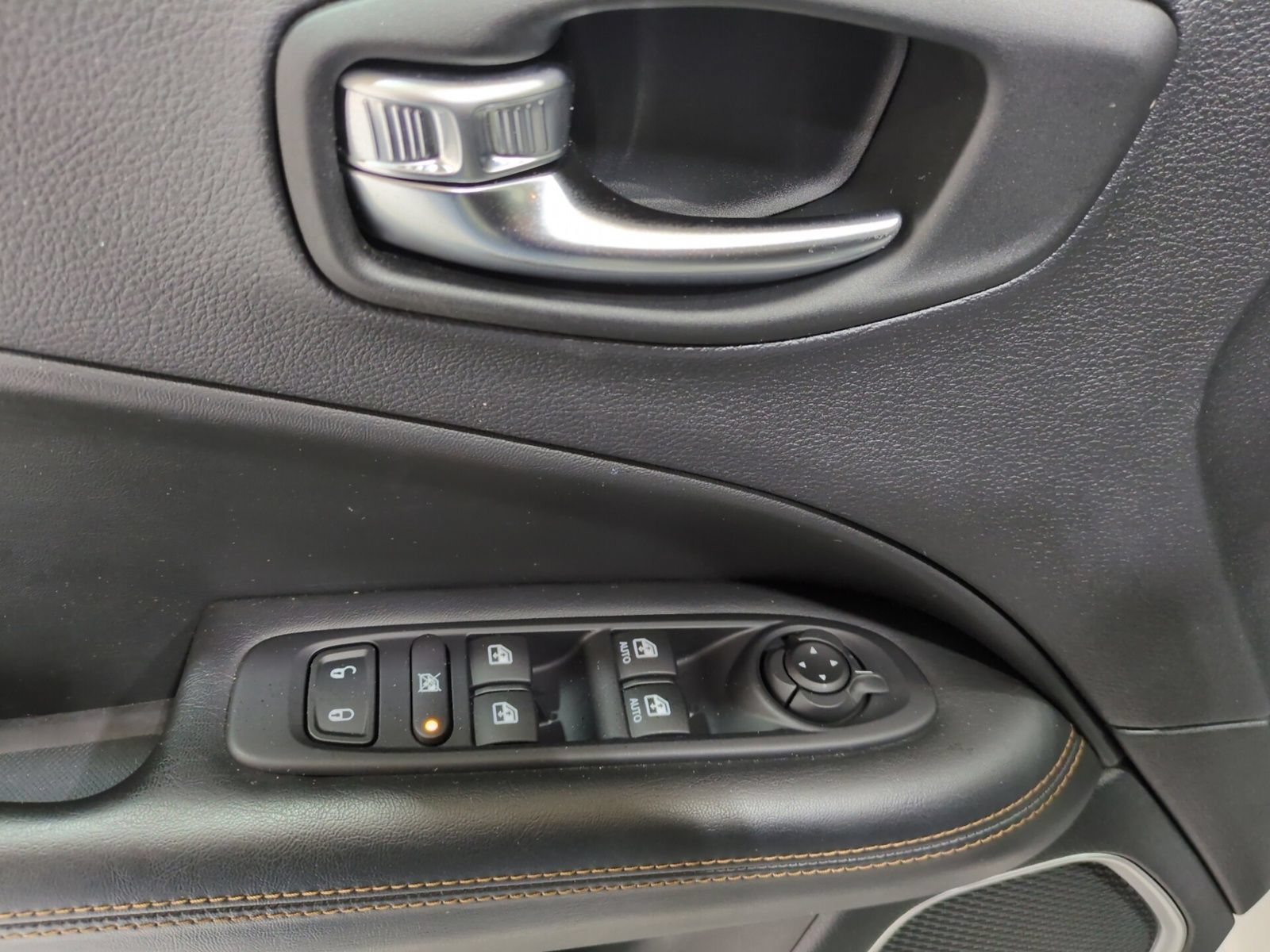 Used 2019 Jeep Compass Limited AWD/4WD image 18