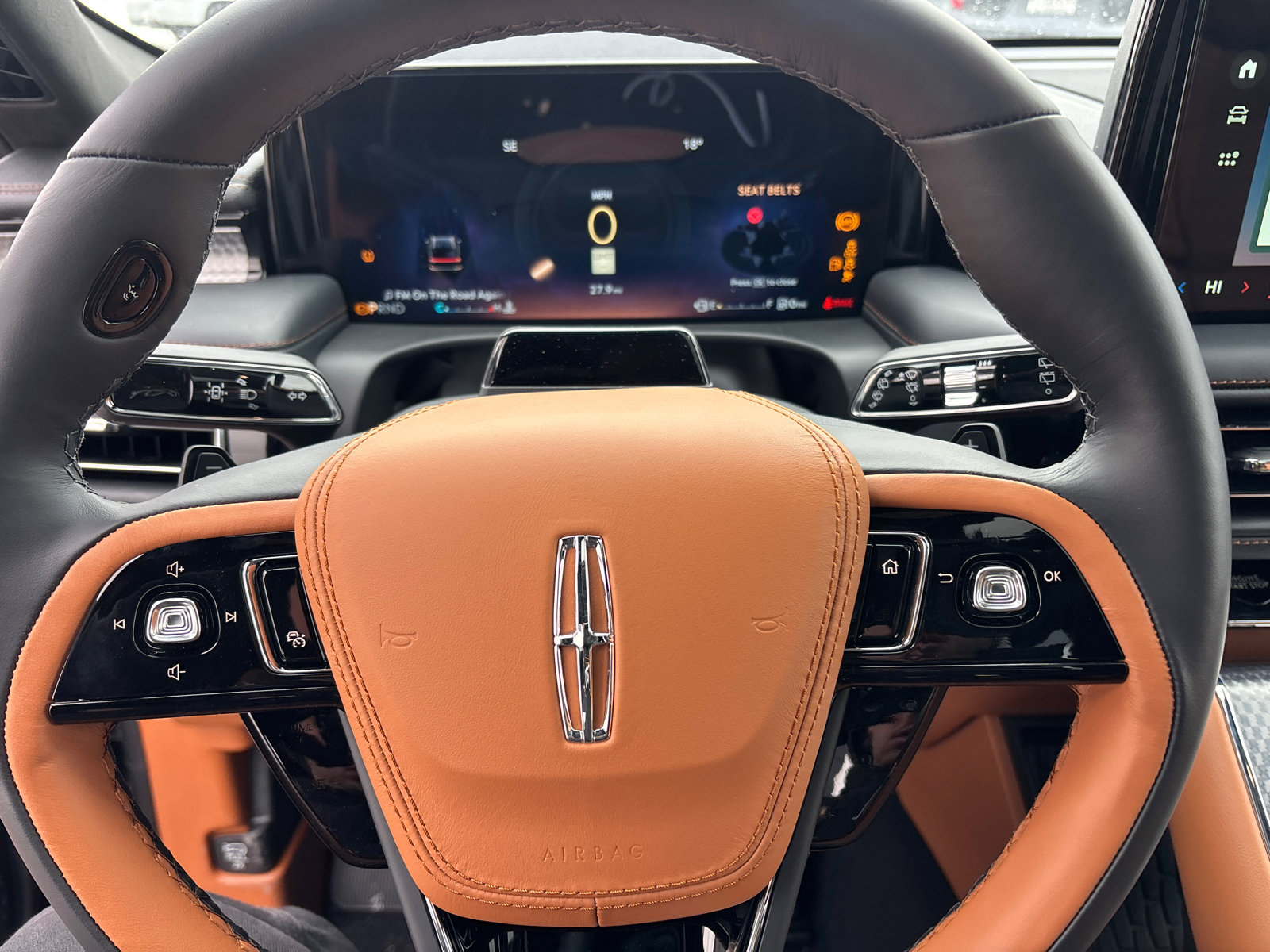 New 2026 Lincoln Aviator Black Label w/ Dynamic Handling Package image 16