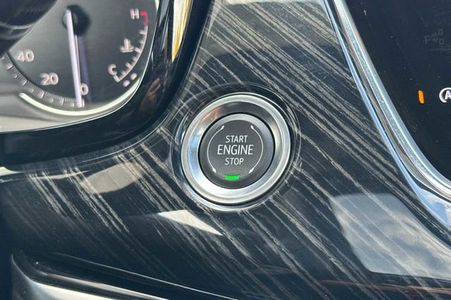 Certified 2025 Cadillac XT6 Premium Luxury image 23