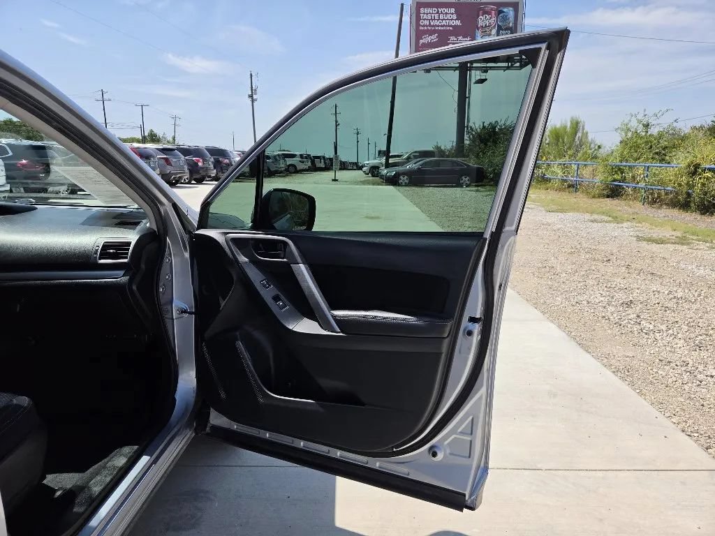 Used 2016 Subaru Forester 2.5i Premium w/ All-Weather Package AWD/4WD image 21