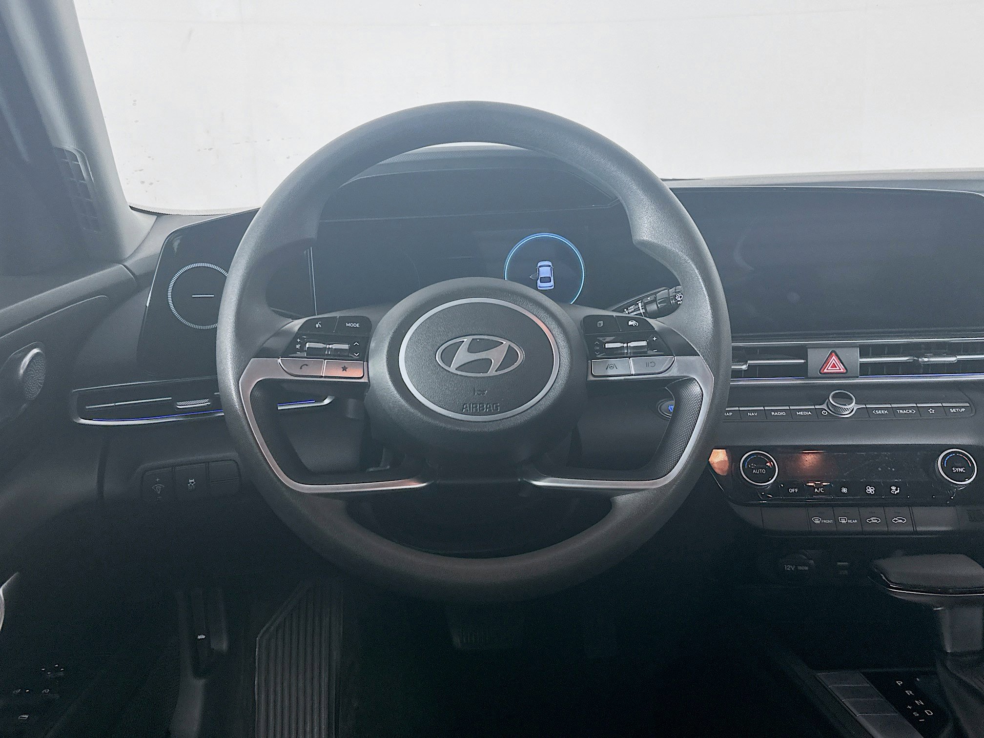 Used 2024 Hyundai Elantra SEL FWD image 18