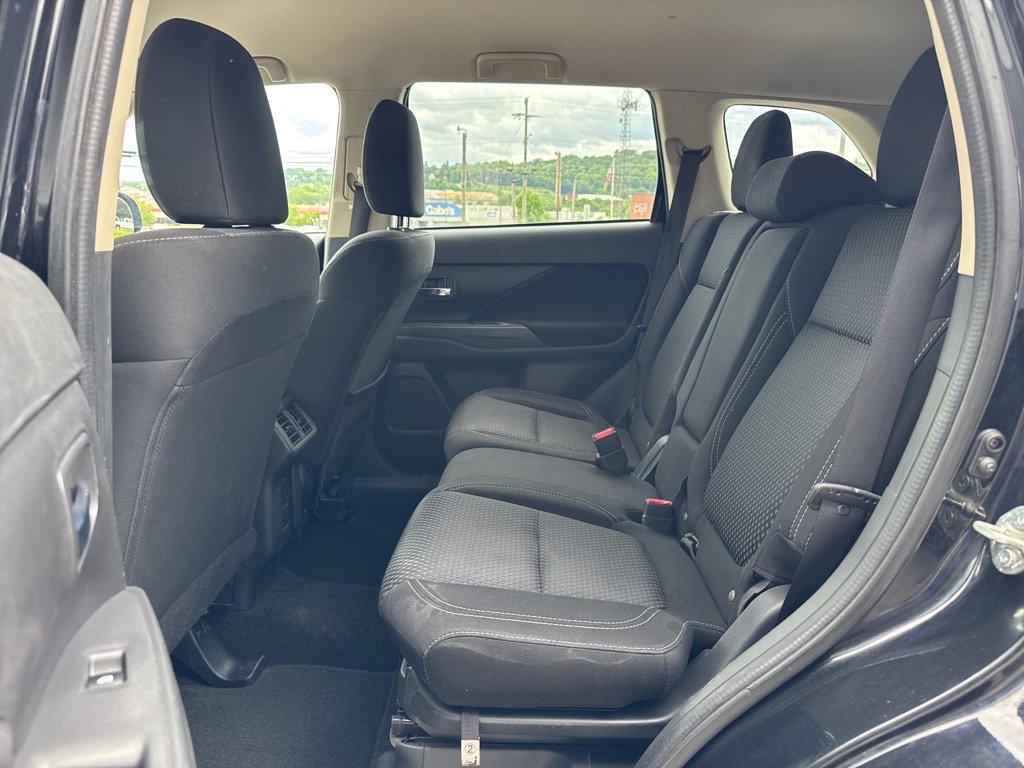 Used 2020 Mitsubishi Outlander ES image 8