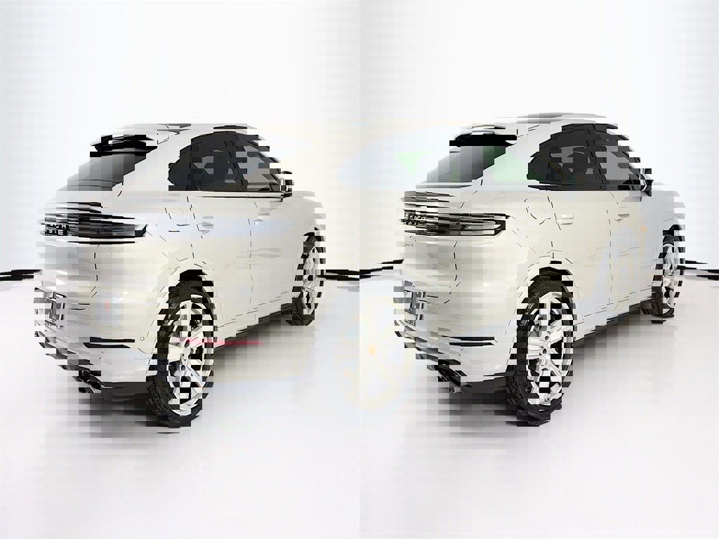 New 2026 Porsche Cayenne Coupe image 9