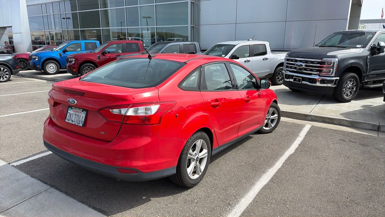 Used 2014 Ford Focus SE w/ SE Winter Package image 2