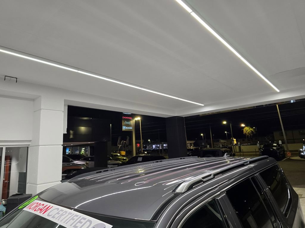 Used 2023 Jeep Wagoneer L Series III w/ Preferred Equipment Group image 12