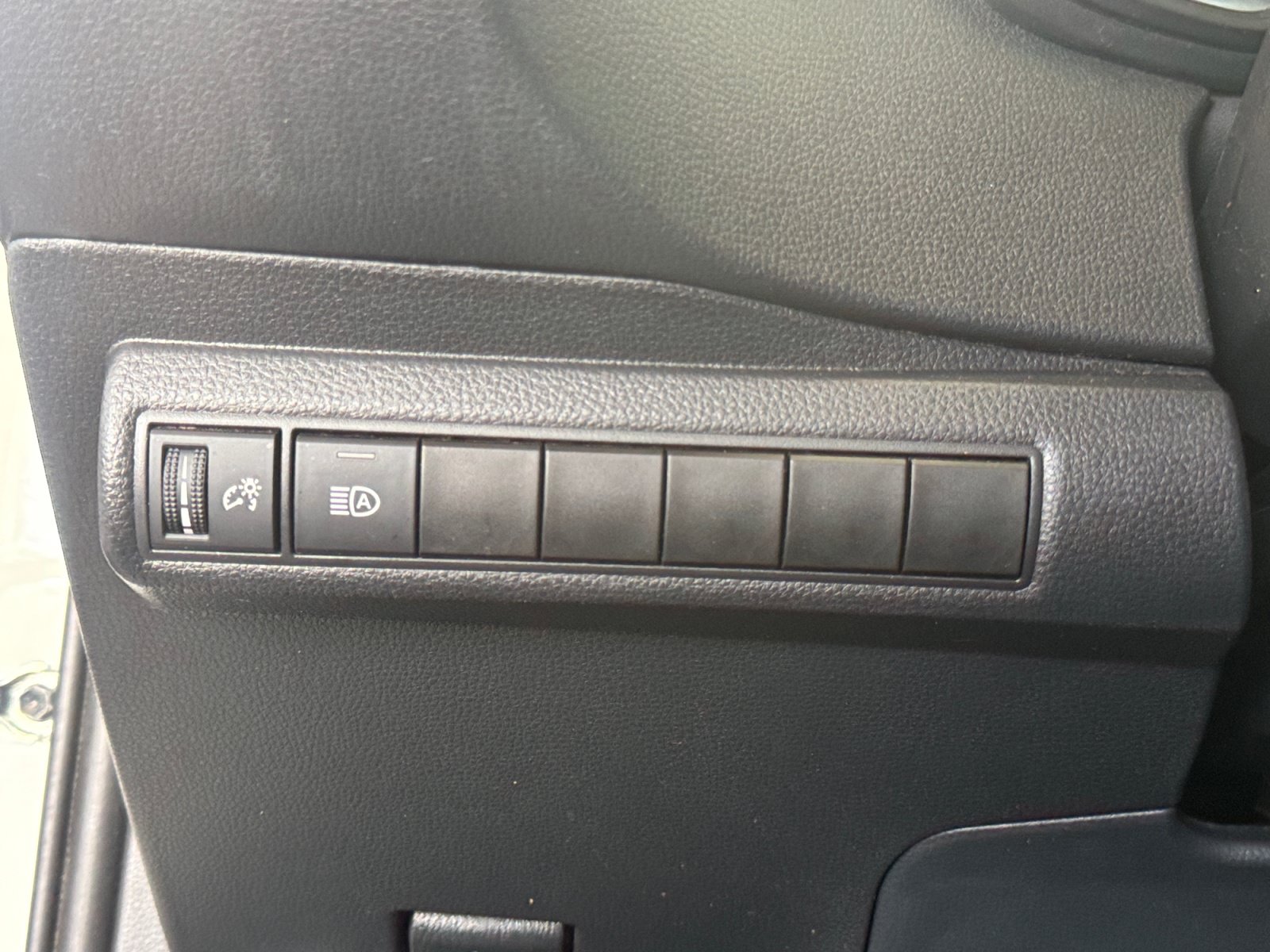 Used 2020 Toyota Corolla LE w/ Carpet Mat Package (TMS) FWD image 20