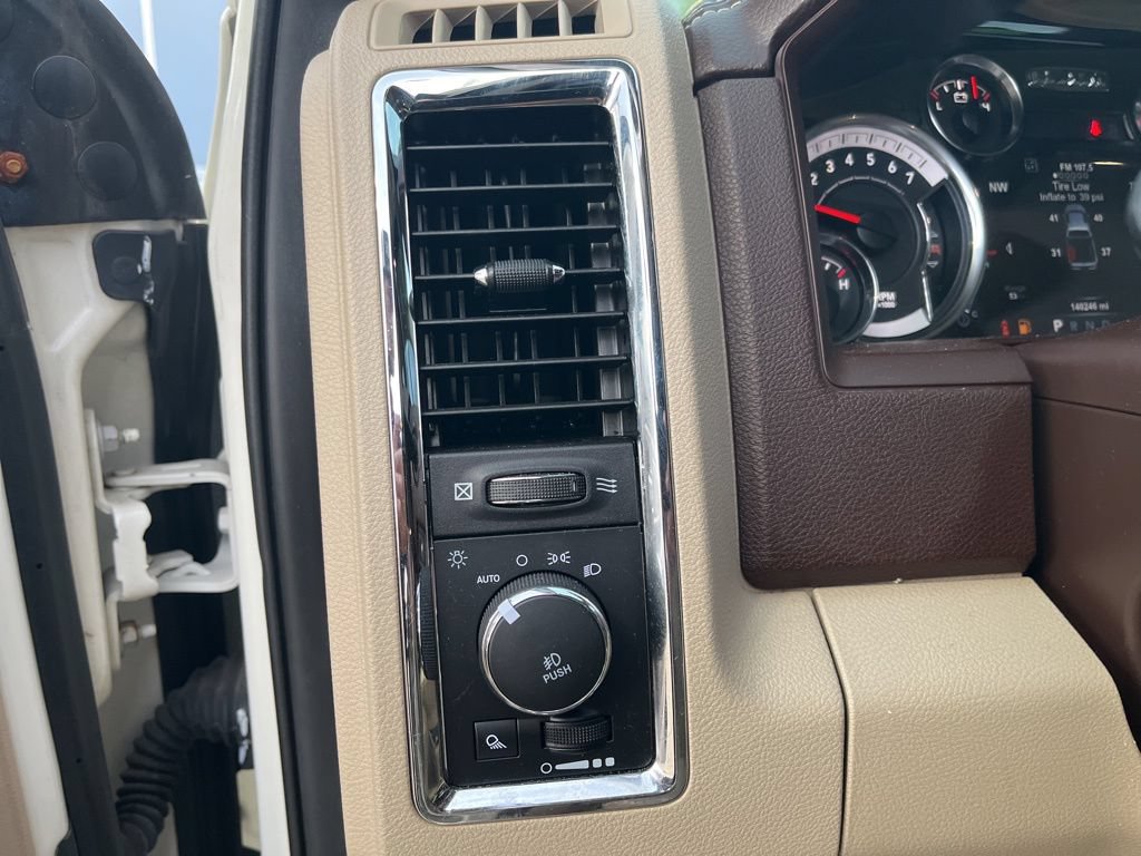 Used 2018 RAM 1500 Laramie w/ Convenience Group AWD/4WD image 12