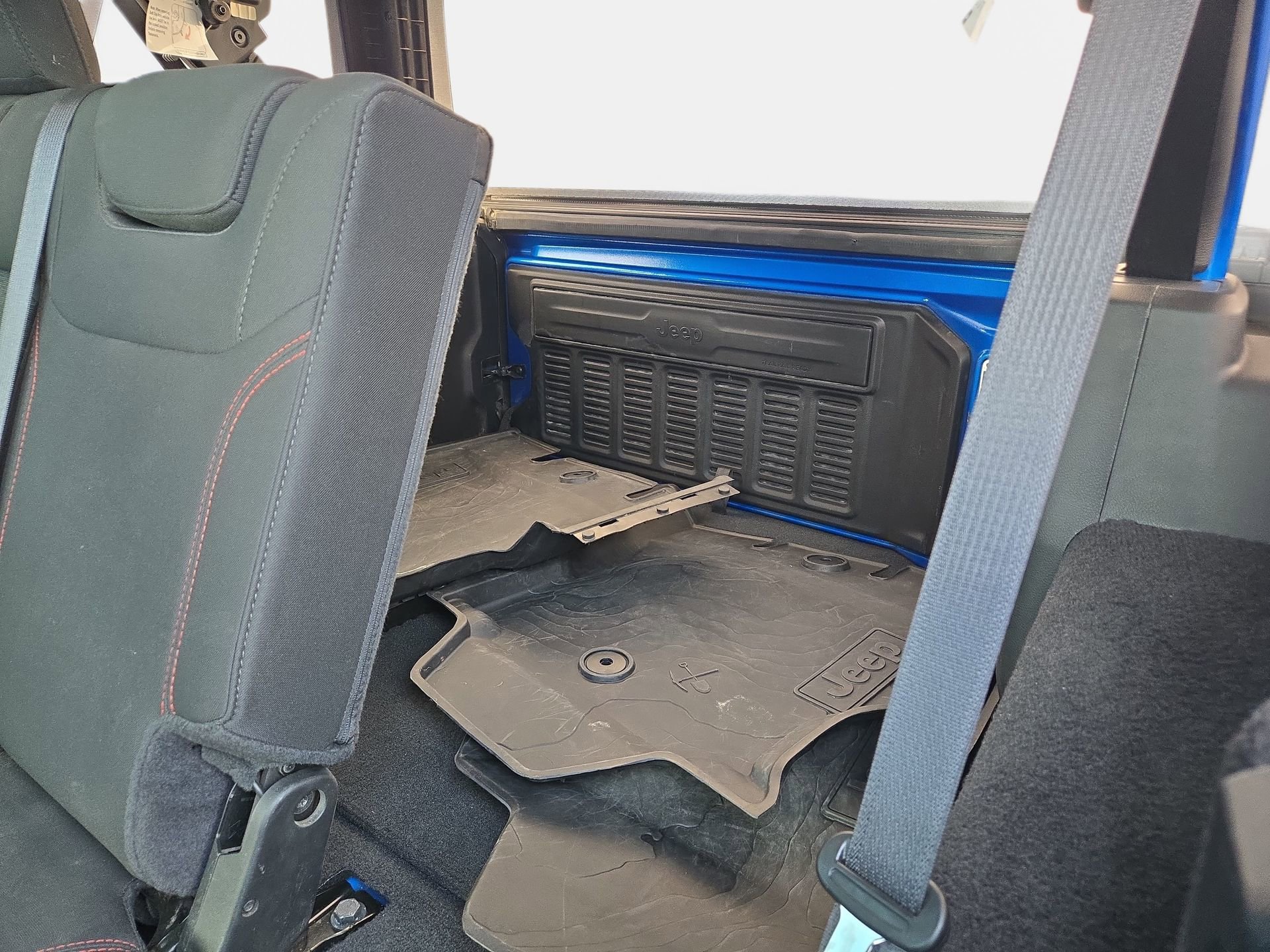 Used 2021 Jeep Wrangler Unlimited Rubicon w/ Cold Weather Group image 40