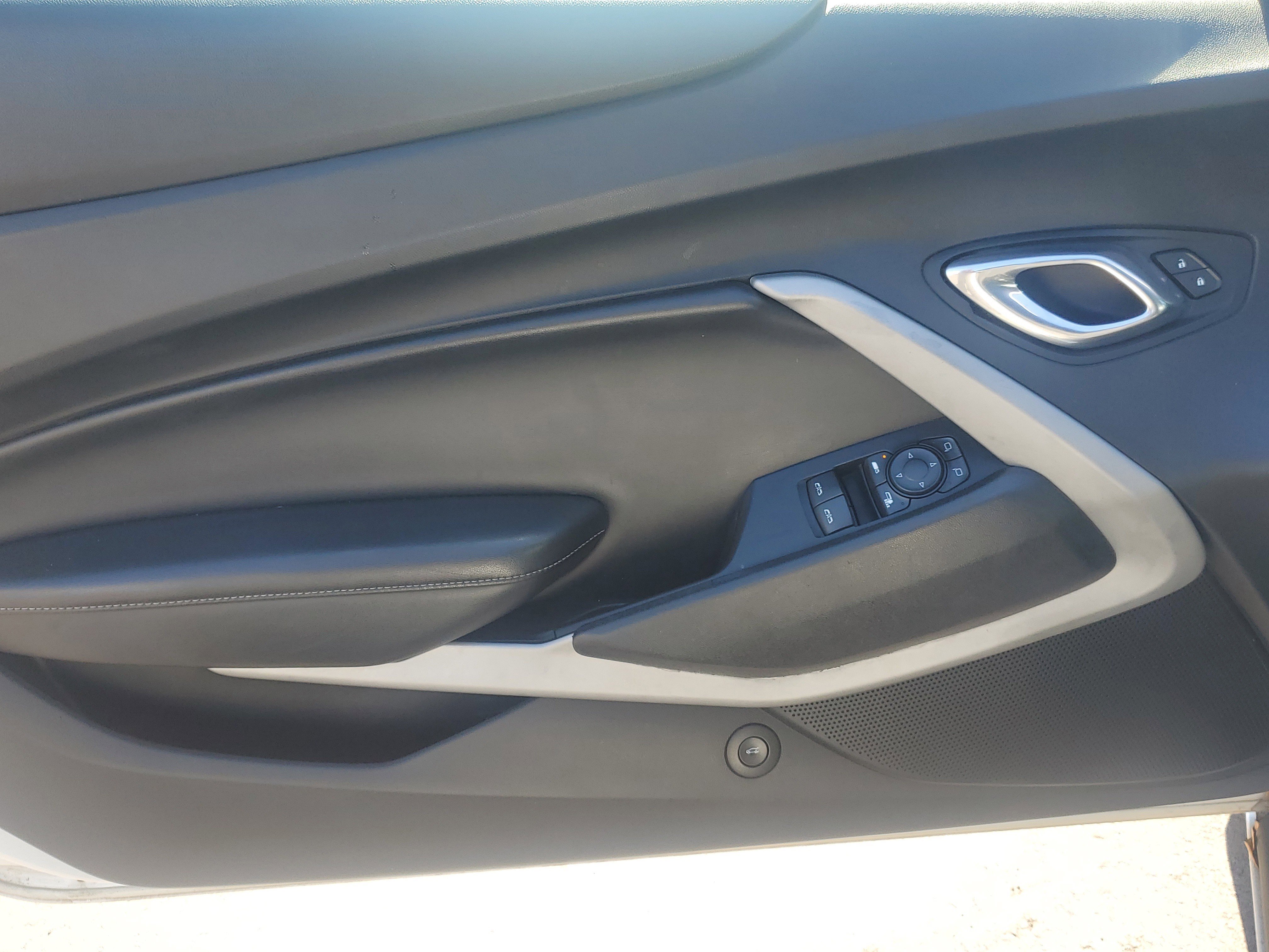 Used 2019 Chevrolet Camaro LT image 8