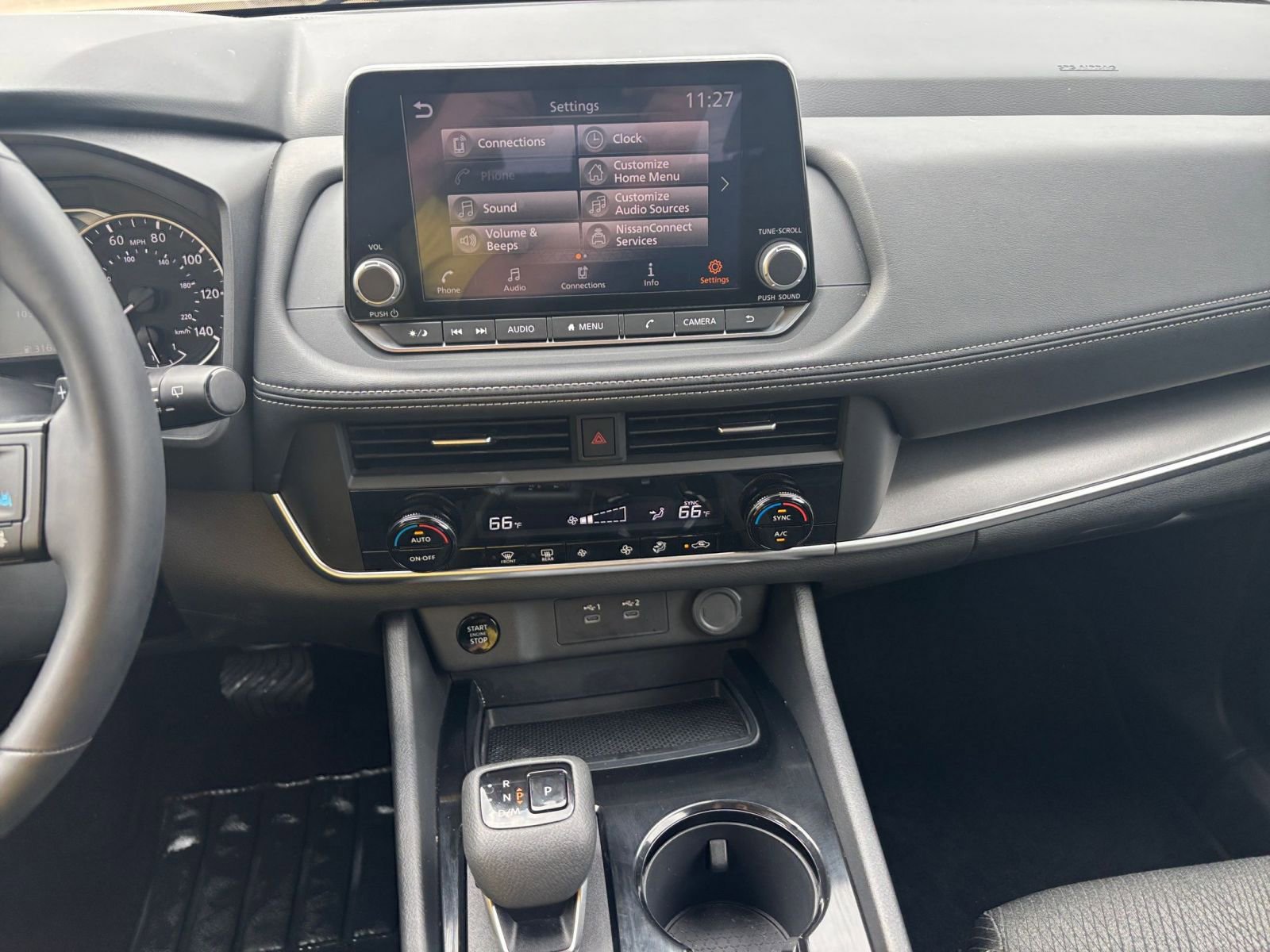 Used 2025 Nissan Rogue SV image 17