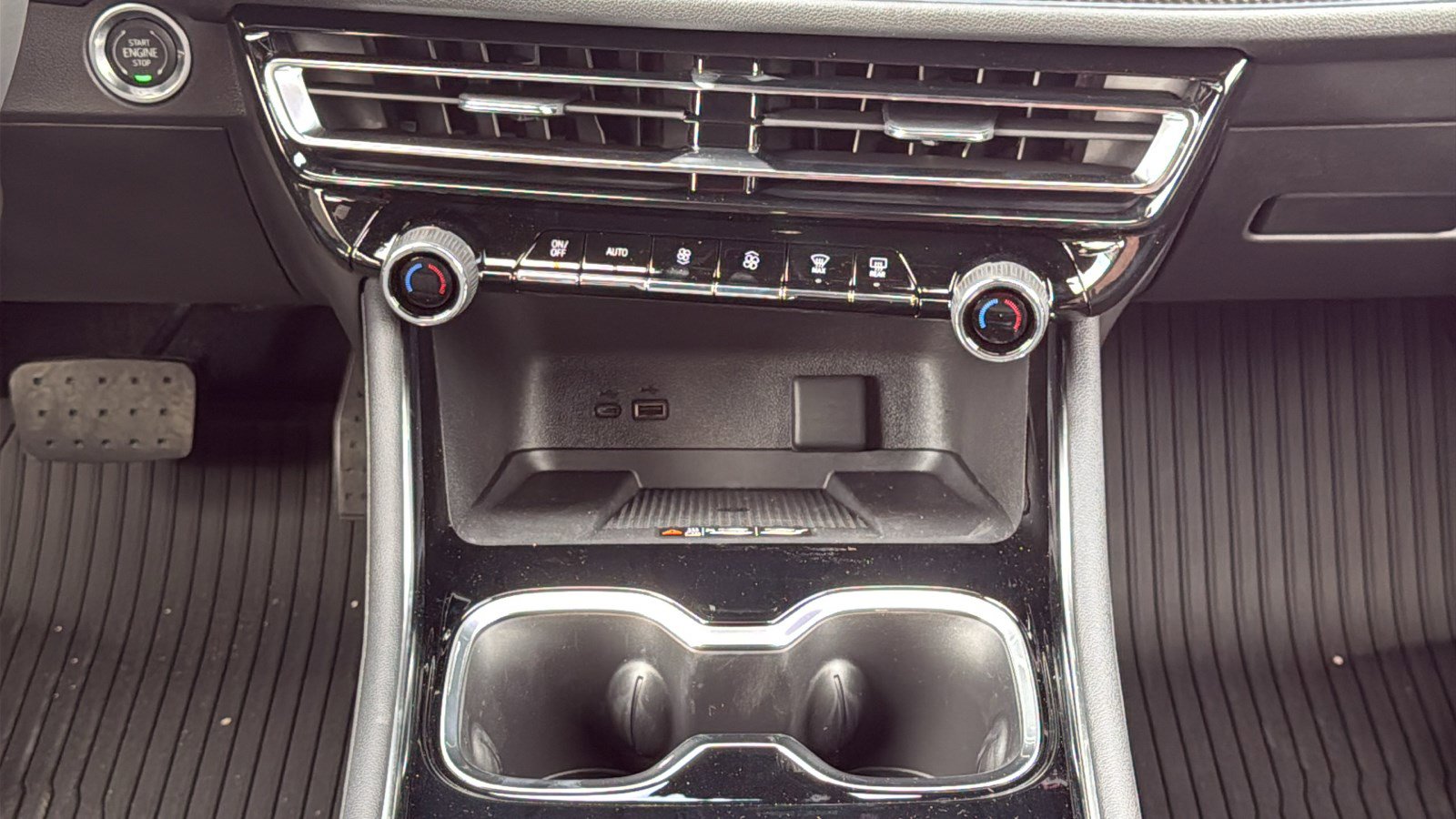 New 2026 Chevrolet Traverse High Country w/ LPO, Floor Liner Package image 23