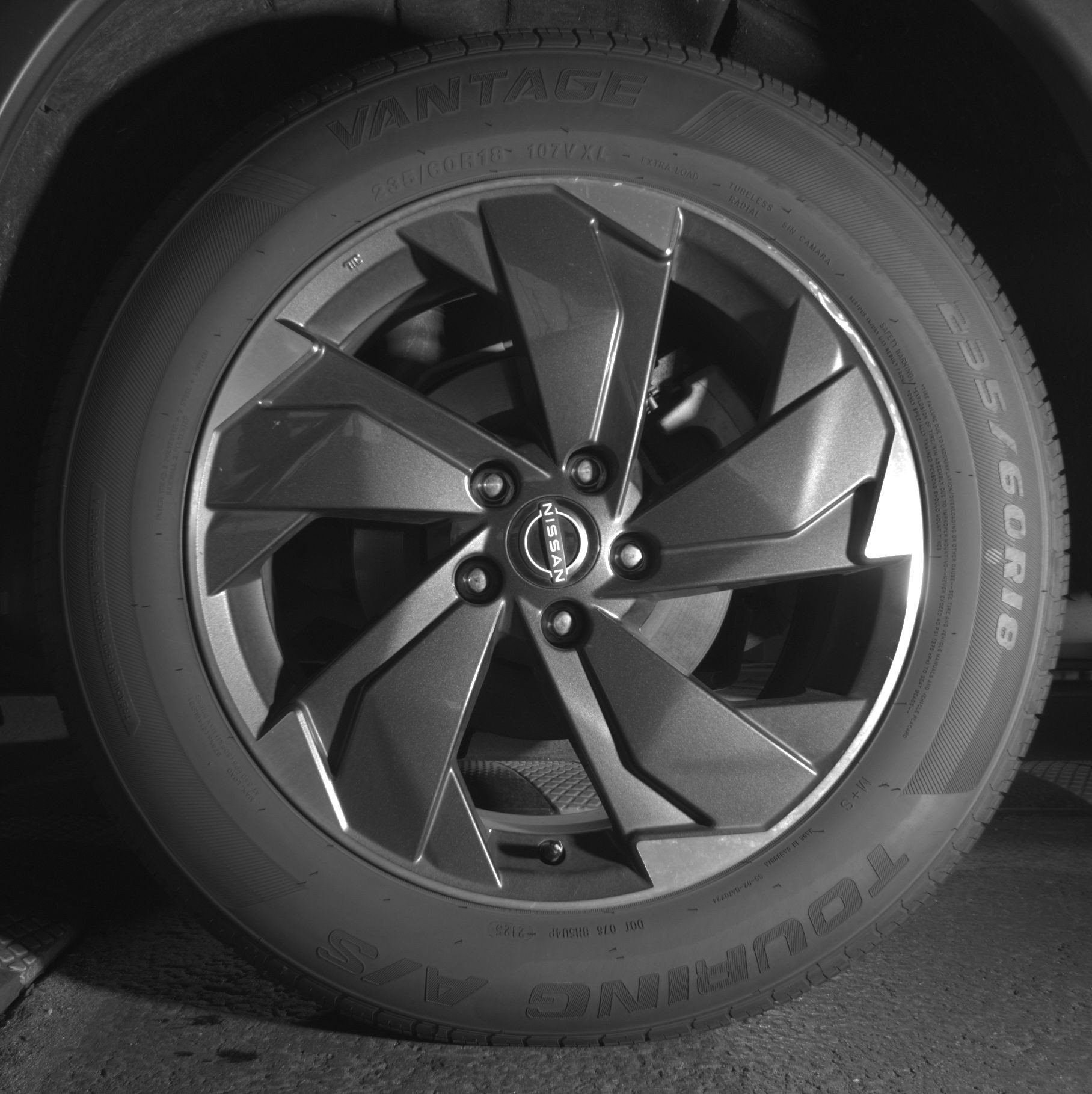 Used 2025 Nissan Rogue SV AWD/4WD image 14