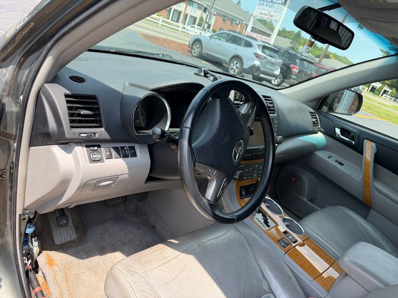 Used 2010 Toyota Highlander Limited AWD/4WD image 14