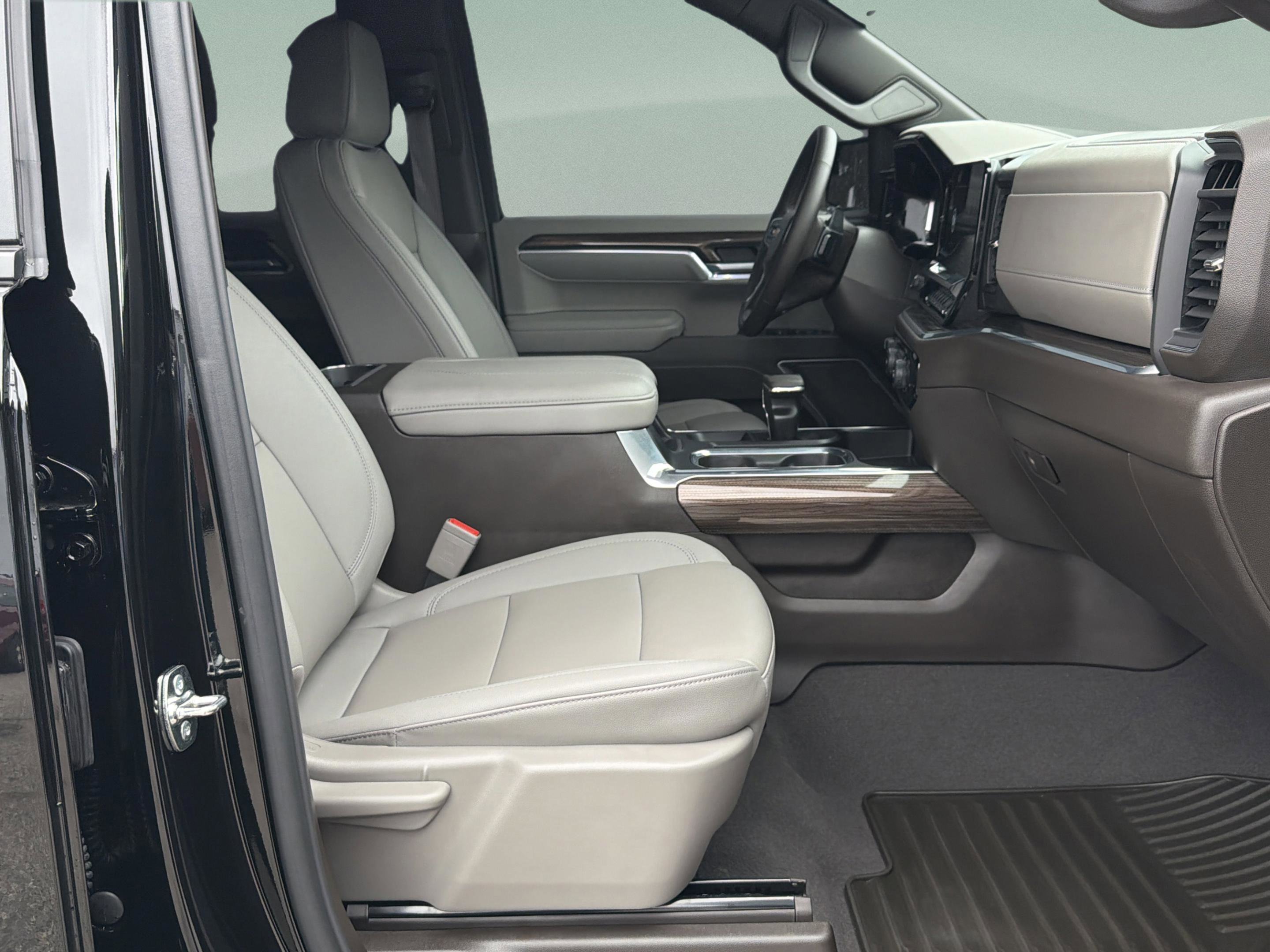 Used 2026 Chevrolet Silverado 1500 LT w/ All Star Edition Plus image 35