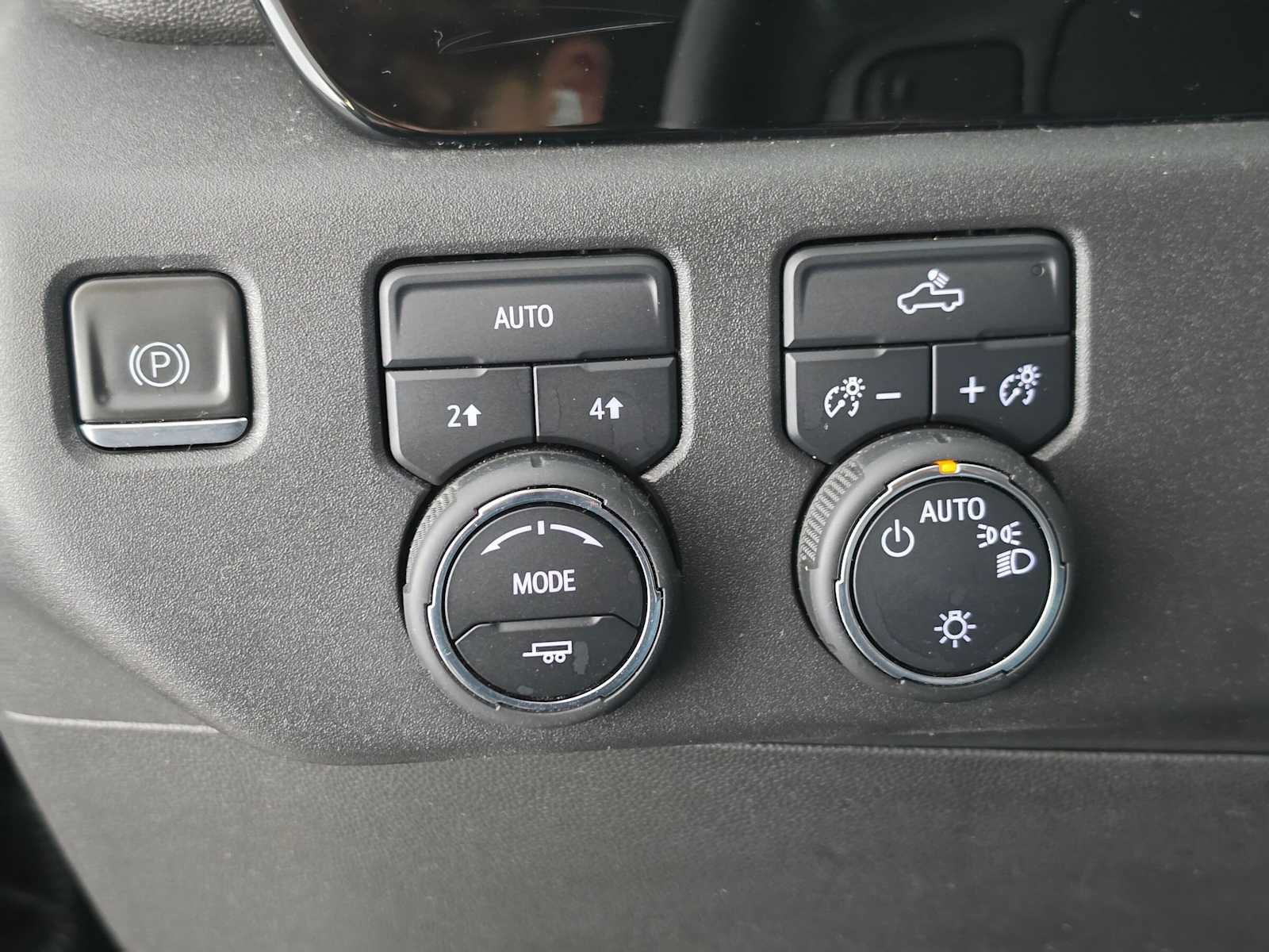 Used 2023 Chevrolet Silverado 1500 LT AWD/4WD image 31