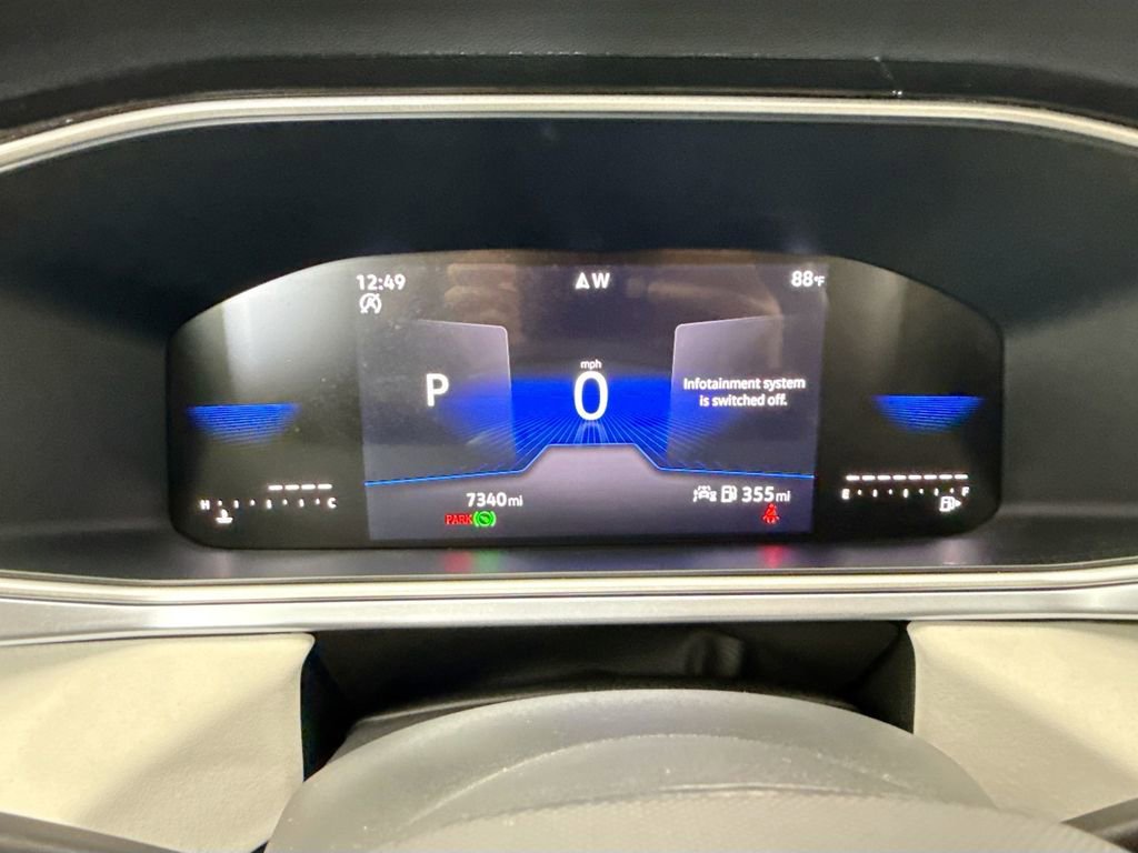 Used 2025 Volkswagen Taos SE w/ Panoramic Sunroof Package image 32