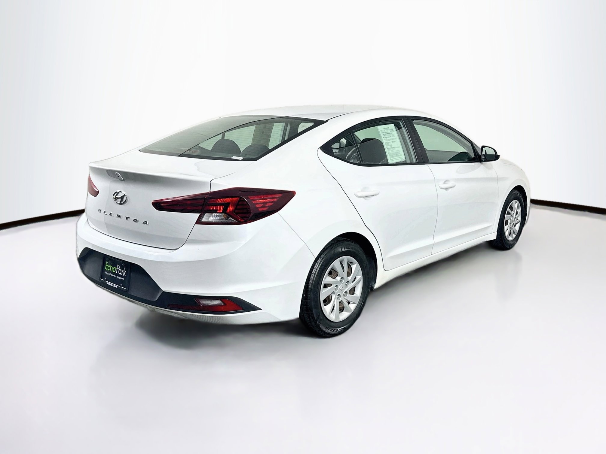 Used 2019 Hyundai Elantra SE w/ Cargo Package FWD image 9