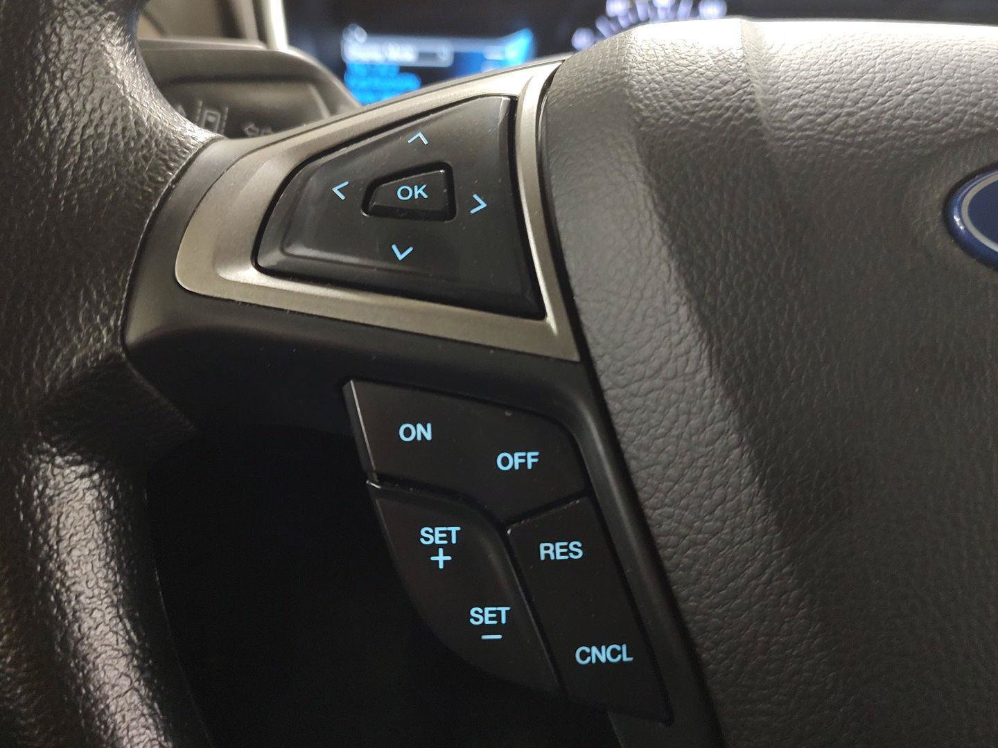 Used 2020 Ford Fusion SE FWD image 11