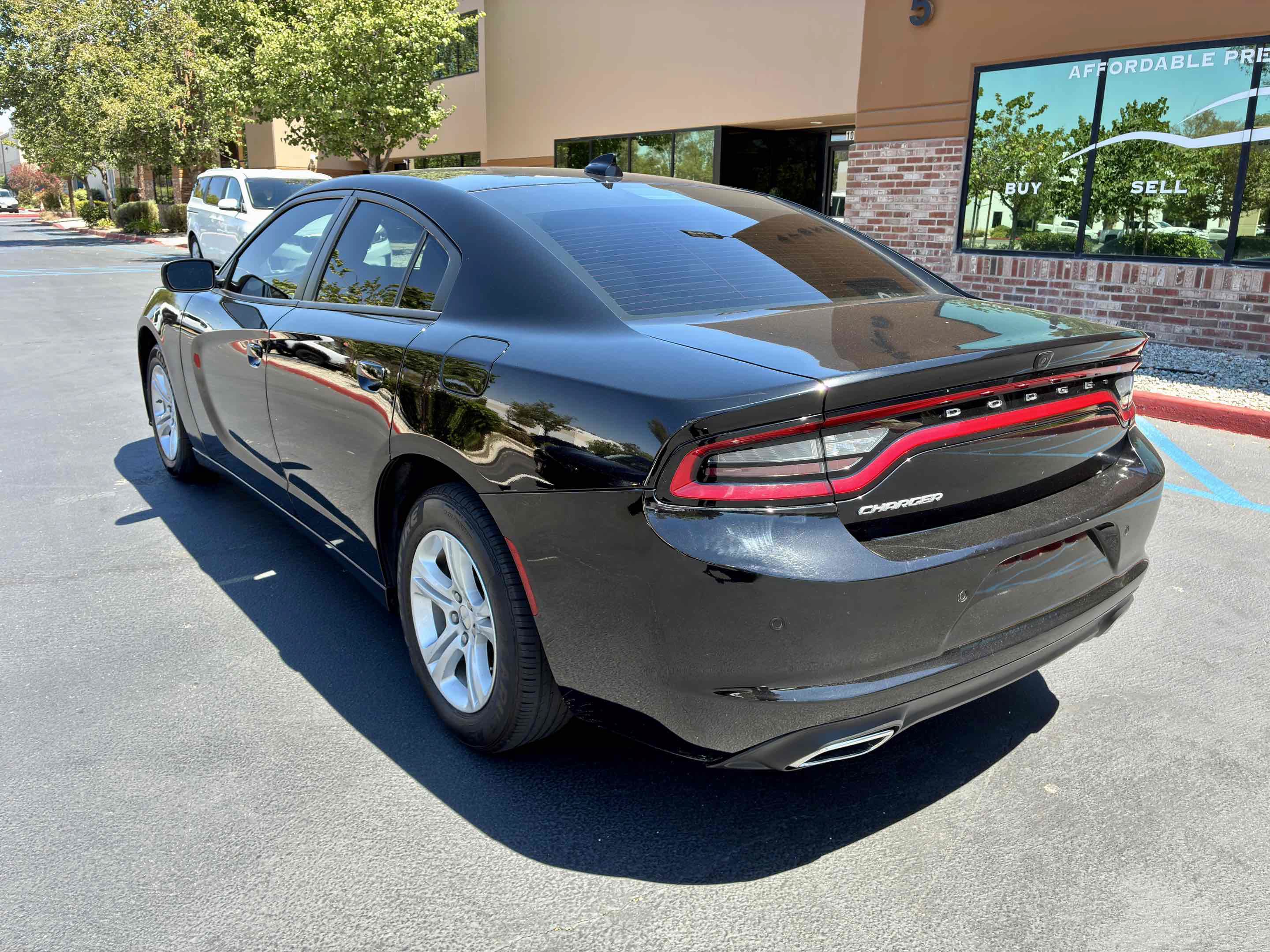 Used 2023 Dodge Charger SXT RWD image 10