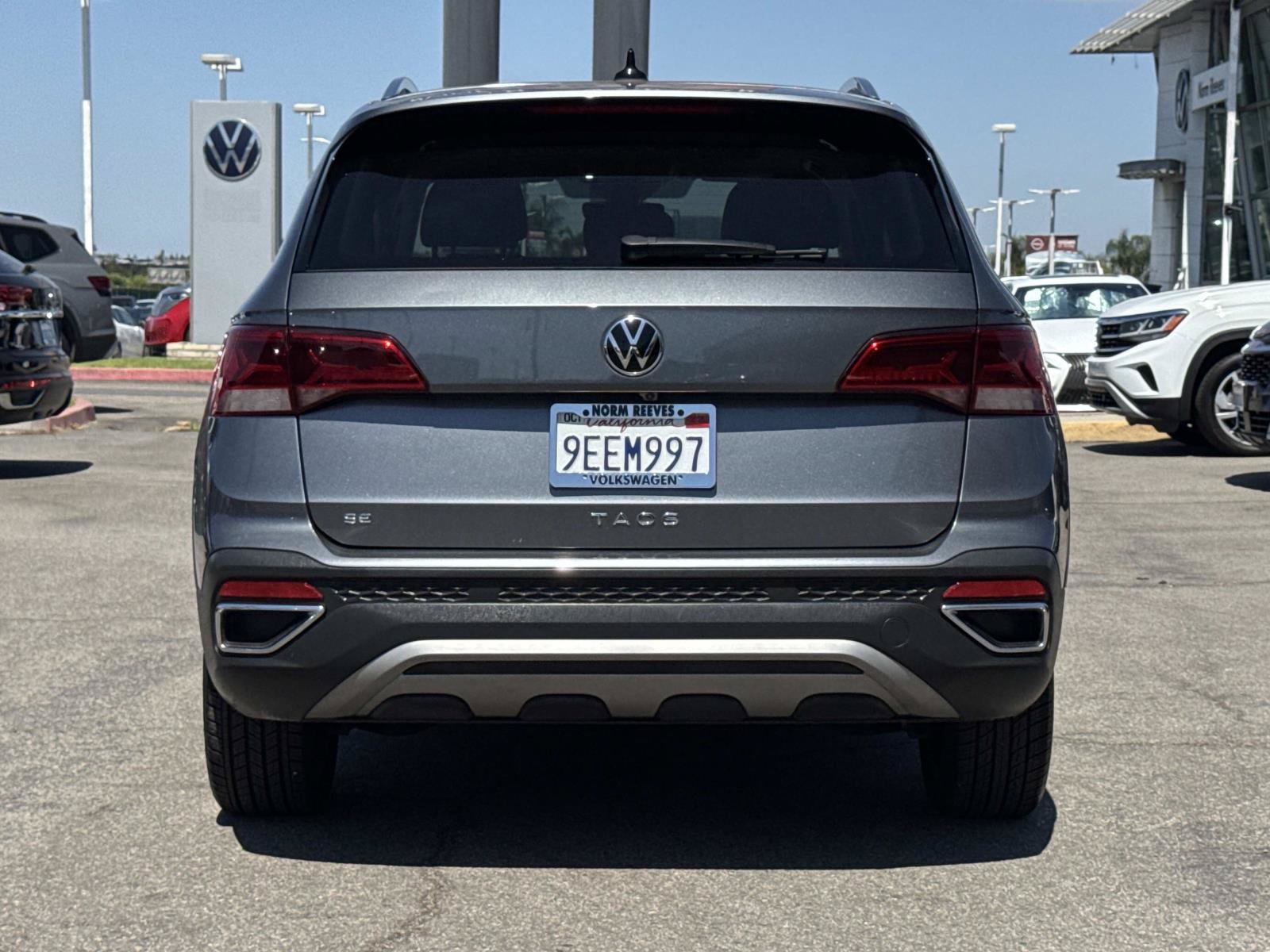 Certified 2023 Volkswagen Taos SE w/ Panoramic Sunroof Package FWD image 4