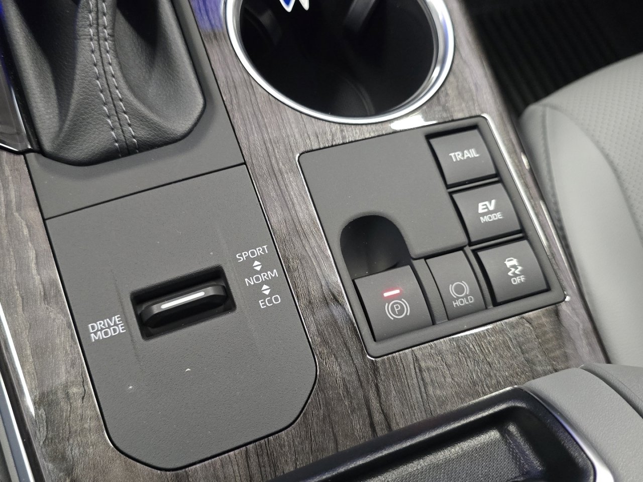 New 2026 Toyota Highlander Platinum AWD/4WD image 8
