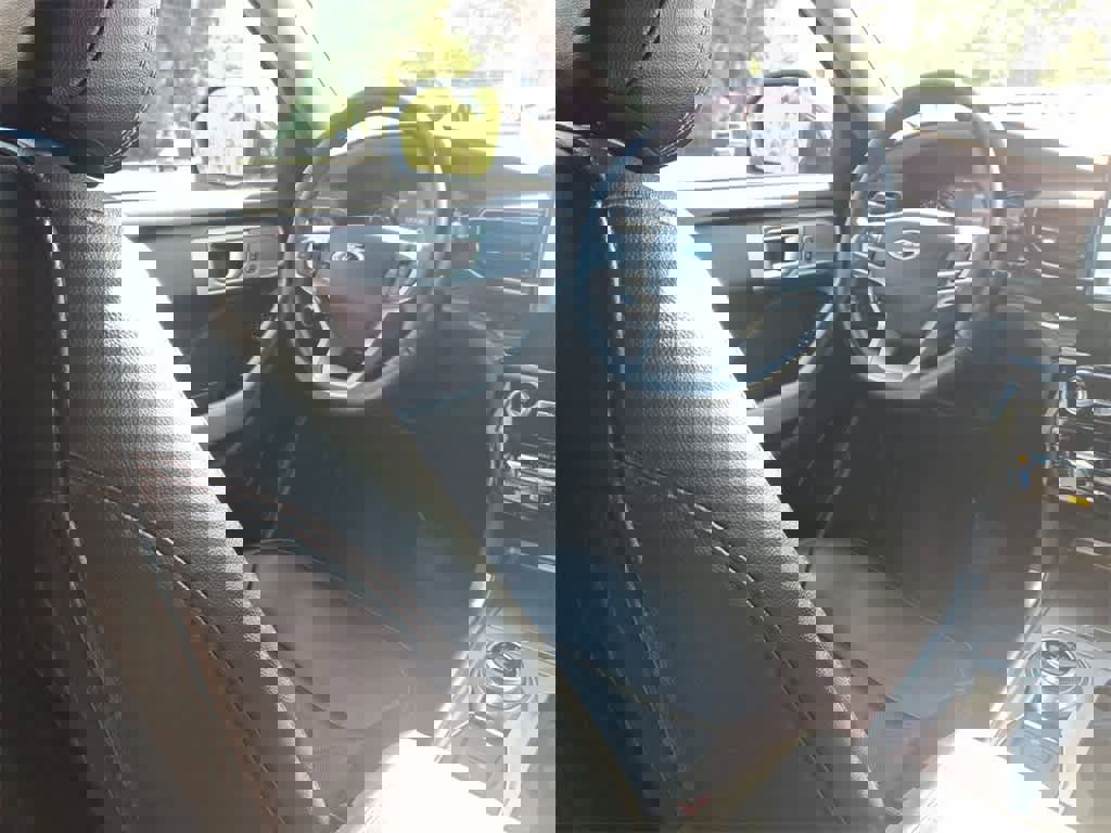 Used 2022 Ford Explorer Limited image 15