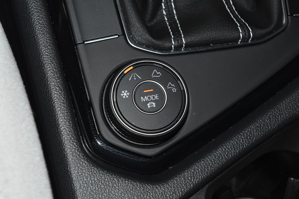 Certified 2025 Volkswagen Taos S AWD/4WD image 13
