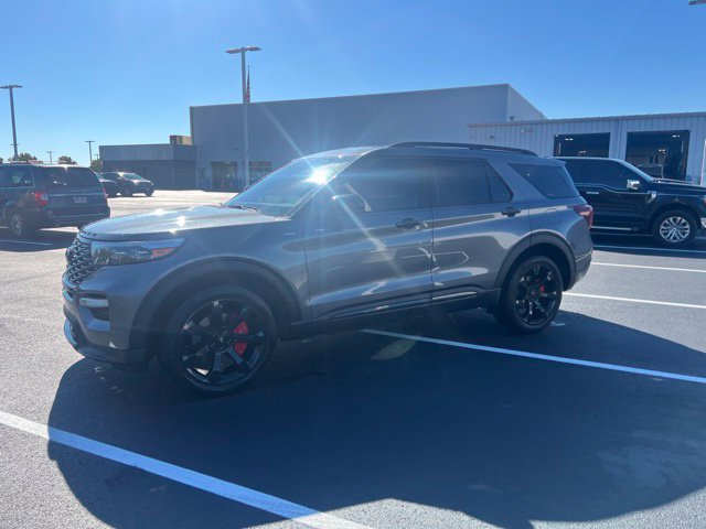 Used 2023 Ford Explorer ST-Line w/ Class IV Trailer Tow Package AWD/4WD image 2