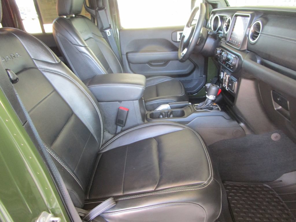 Used 2022 Jeep Wrangler Unlimited Sahara AWD/4WD image 22
