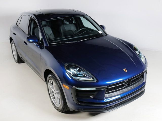 Certified 2023 Porsche Macan image 33