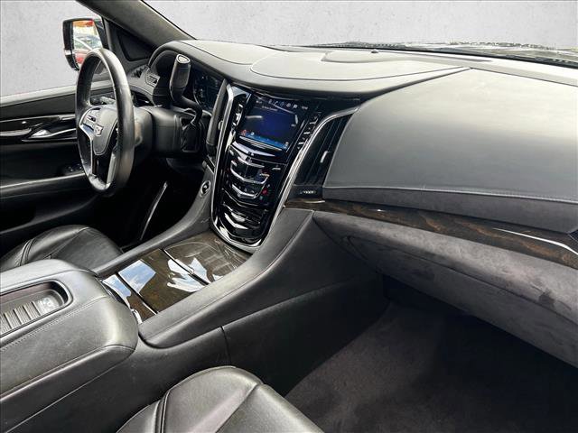 Used 2018 Cadillac Escalade Platinum image 23