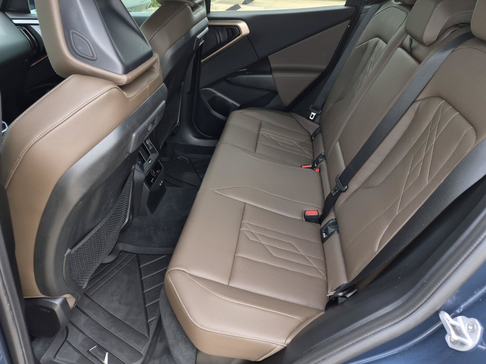 Certified 2025 BMW X3 xDrive30i w/ Premium Package AWD/4WD image 18