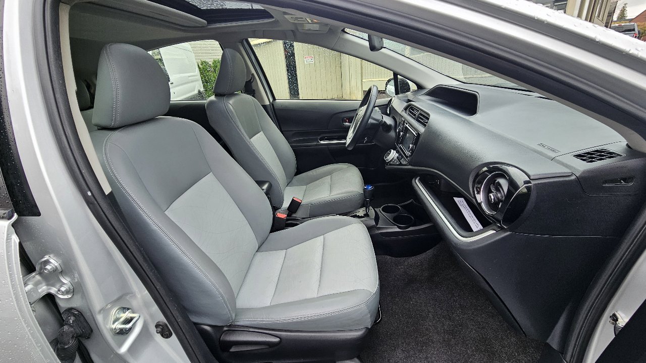 Used 2015 Toyota Prius C Four image 17