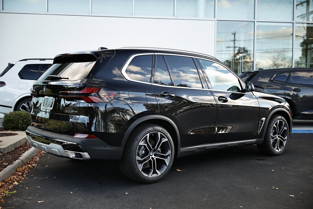 New 2026 BMW X5 xDrive50e w/ Climate Comfort Package image 7